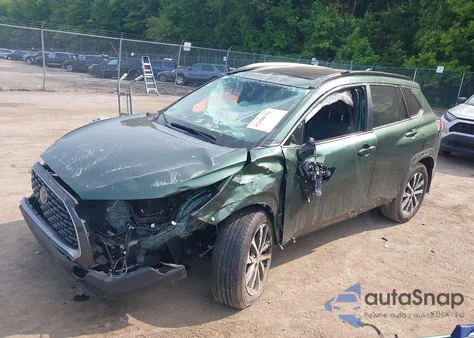 2023 Toyota Corolla Cross Xle z USA, uszkodzony, nr VIN 7MUDAABG0PV053535